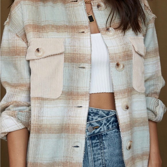 Tan plaid flannel jacket - Picture 2 of 9